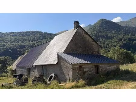 maison + grange à rénover – 200 m² – terrain 2 335 m² plein sud – vue montagne