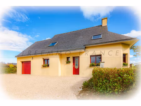 a vendre - lanhouarneau - maison de 130 m2 - 7 pieces - 275