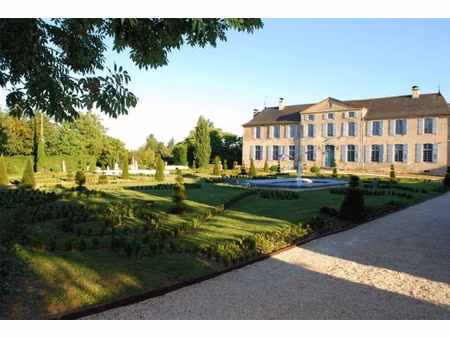 propriété à vendre pau 28 pièce(s) 1000m2 1 360 000€
