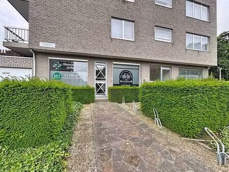 propriété commerciale (123m²) à vendre à deurne dans un empl