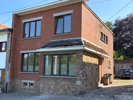 belle maison 3 ch. à louer à la périphérie de liège  140m²
