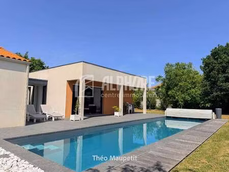 vente maison piscine aux sables-d'olonne (85100) : à vendre piscine / 171m² les sables-d'o