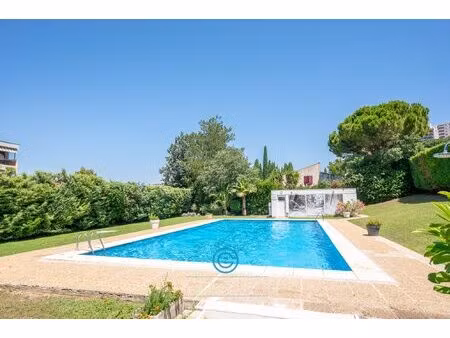 appartement t5 de 93.28m2 + parking + cave