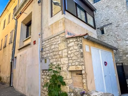 sault  maison de village meublée  atypique  de 62 m² habitables environ avec garage