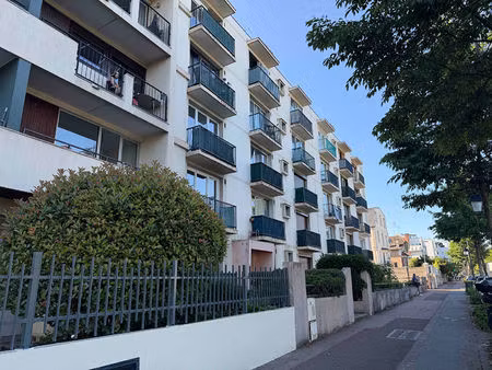 studio balcon parking