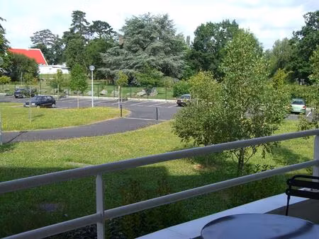 investissement locatif sécurisé - t2 48 m² avec balcon ouest  garage et tram l3 au pied de