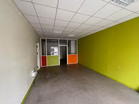 location bureau chasseneuil du poitou 139 m²