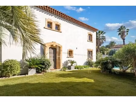 cannes : élégante maison d'architecte entièrement rénovée