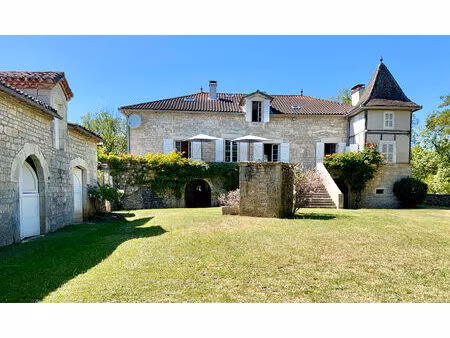 lot ? cahors? élégante maison de maître rénovée avec piscine  dépendances équestres et vue