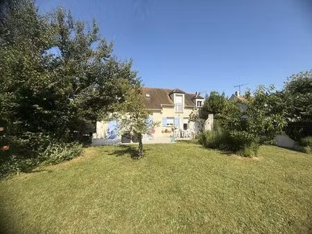 maison de prestige de 210 m2 en vente thoiry  île-de-france