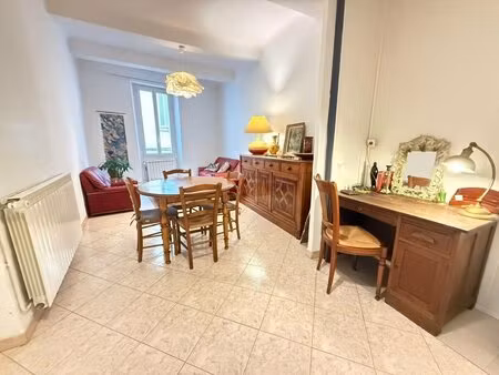 appartement bourgeois 90m² au 1er étage + rdc aménageable - barjols centre