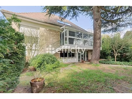 maison 9 pièces - 224 m²