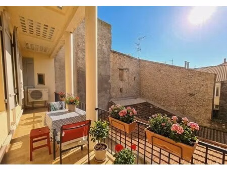 appartement bourgeois 3 chambres avec terrasse couverte 13 m² - emplacement prisé