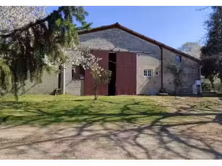 le charme de la campagne aux portes de périgueux avec grand garage