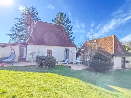 jolie maison de caractère à la campagne proche des commodités.