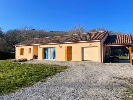 proche périgueux maison de plain-pied  lumineuse et au calme