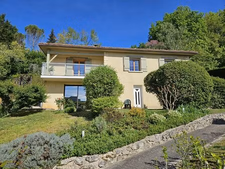 aux portes de périgueux  maison d'environ 150 m²