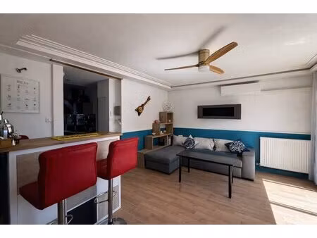 appartement rénové avec balcon  garage et cave .proche remparts d'avignon