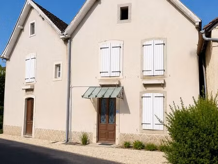 maison de village à bugnein (64190)