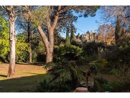 propriété de charme au pied de la cité médiavale