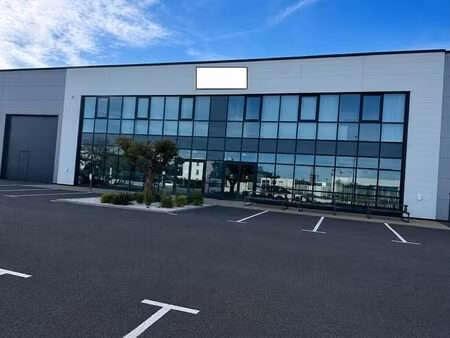 location local d’activités miramas 13140 920m²