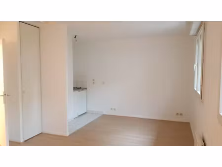 location appartement 1 pièce 26m² massy 91300