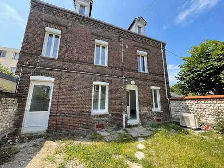 location maison 4 pièces 77m²