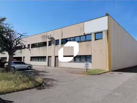 location local d’activités 2800m²
