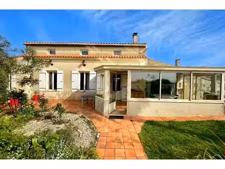 maison de charme avec piscine - triangle d'or rochefort / saintes / royan