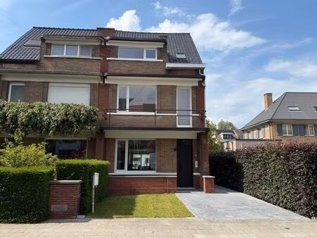 huis te koop in assebroek met 4 slaapkamers
