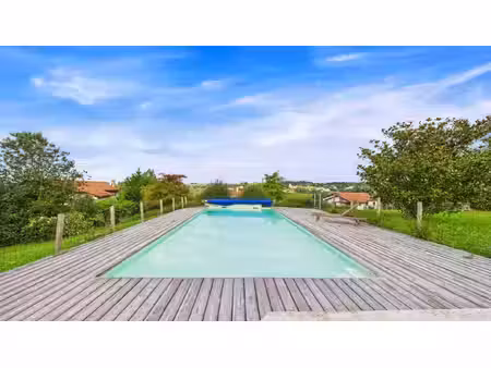 maison 10 pièces 316 m² sur terrain de 4000 m²