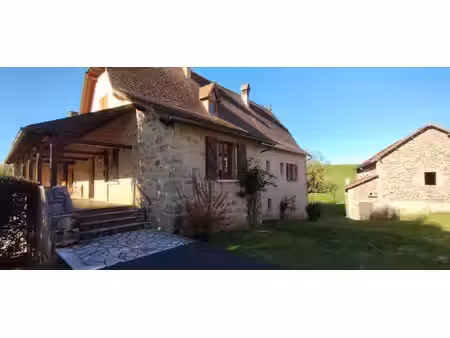 propriété d'exception 1 5 ha avec ruisseau