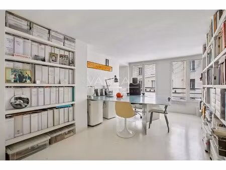 paris 3è - loft d'artiste en étage avec ascenseur