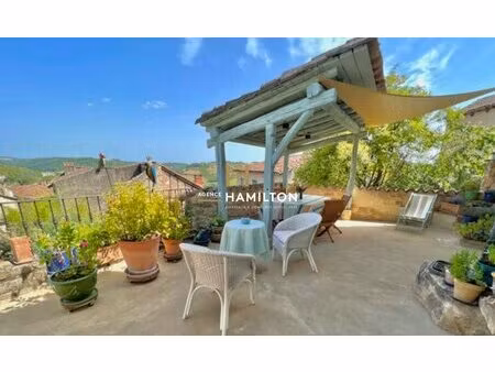 magnifique maison avec terrasse panoramique  jardin clos et grand garage
