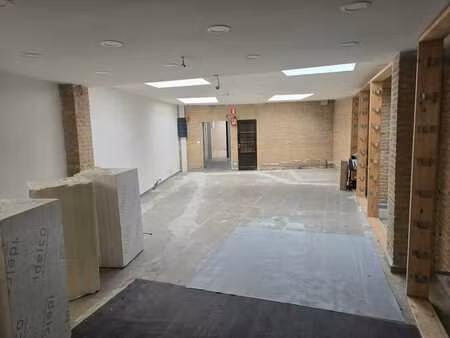 grand dépôt en plein centre de mouscron