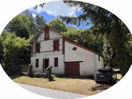 auv 1220 : maison à rénover avec garage sur 2000m2 de jardin-bois