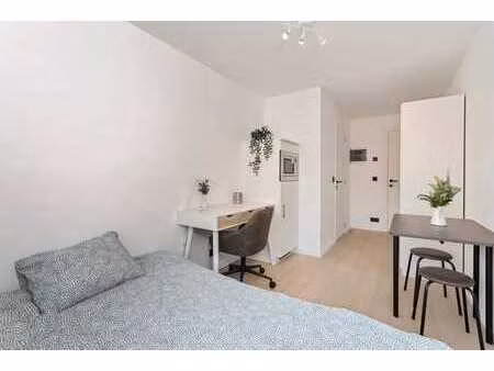 chambres étudiantes et studios avec salle de bain privée