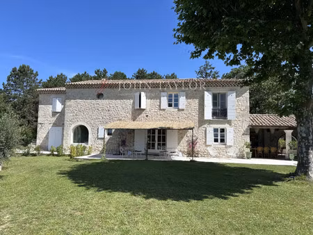 maison de luxe à vendre dans le quartier alexis-montlouis