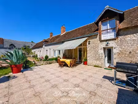 grande propriété rénovée avec dépendances  grange et jardin à 15 min de vendôme