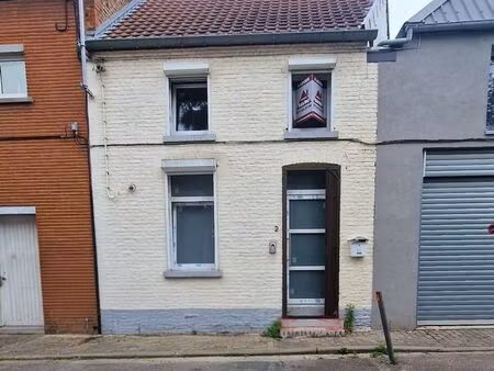 maison à louer à rue de l'heaume 2 flénu (vbe37871)