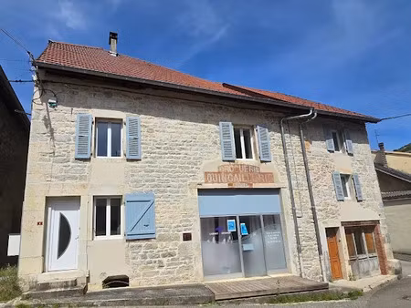 vente appartement 4 pièces 98 m² à virieu-le-grand (01510)  159 000 €