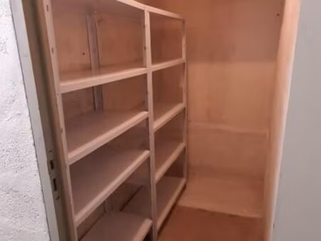cave saine 3 m² à louer – rangements inclus – 50 /mois - bd maréchal juin