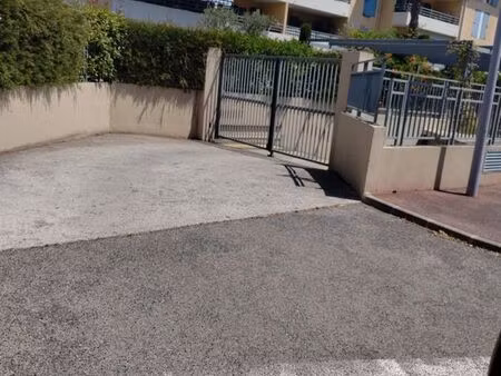 parking aqua verde