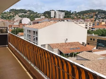 vend grand 2 pièces vallauris