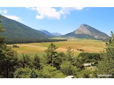 terrain 2353 m² caille