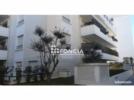 golfe-juan proche mer et commodités dans résidence de 2011  appartement 3p de 60m2 aucun t