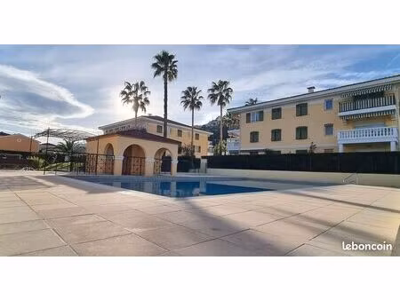 magnifique appartement 2 pièces 44m2 + jardinet 37m2 dans petite résimagnifique appartemen
