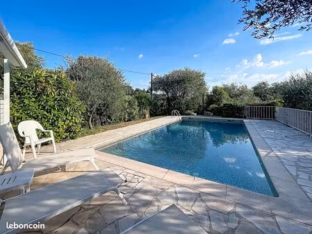 villa 5 pièces 140 m²
