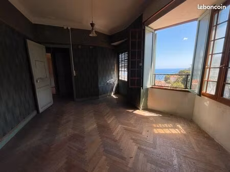 à vendre  appartement t4 à rénover de 97m2 à villefranche-sur-mer