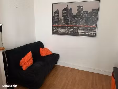 studio 12m2  centre de nice du 1juillet au 1 septembre